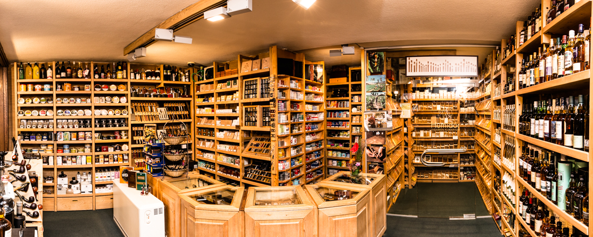 Breath in and breath out. Prochow's Tabaco and liquor store Sortiment-panorama
